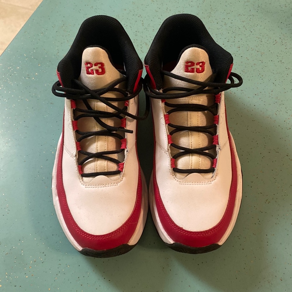 Womens Jordan 23 sneakers